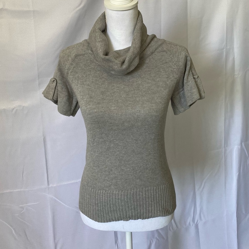 Grey short sleeve turtleneck